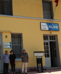 Station master, Jan & John at Hacikiri 